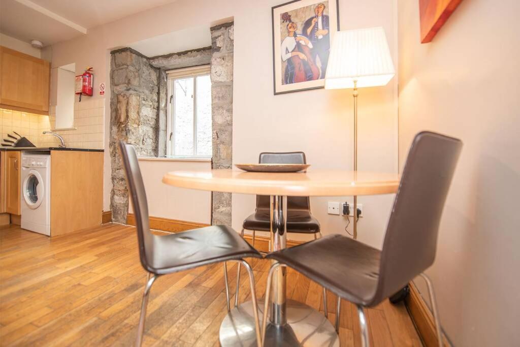 Latin Quarter Luxury Apartment Голуей Екстериор снимка
