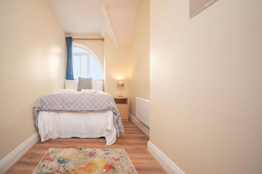 Latin Quarter Luxury Apartment Голуей Екстериор снимка
