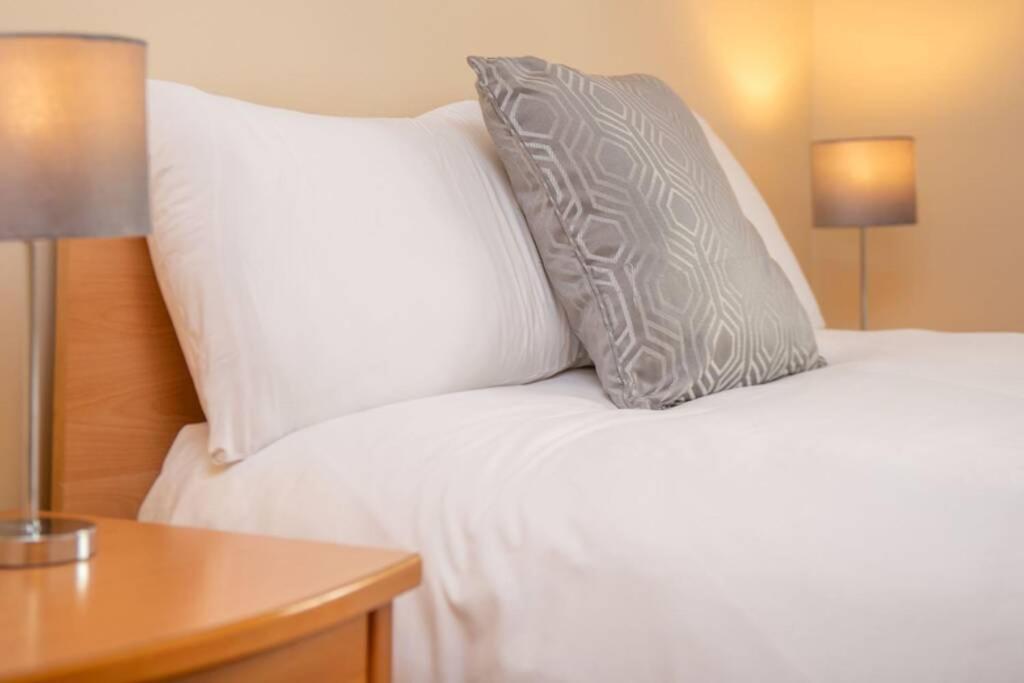 Latin Quarter Luxury Apartment Голуей Екстериор снимка