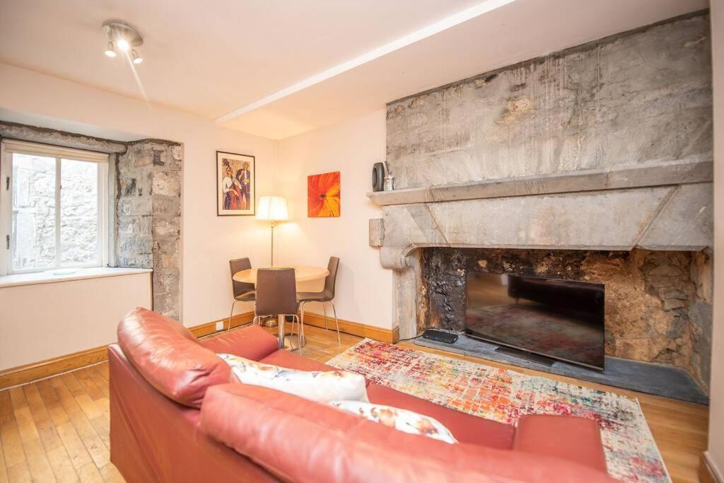 Latin Quarter Luxury Apartment Голуей Екстериор снимка