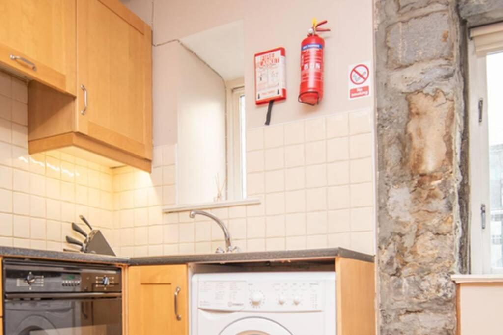 Latin Quarter Luxury Apartment Голуей Екстериор снимка