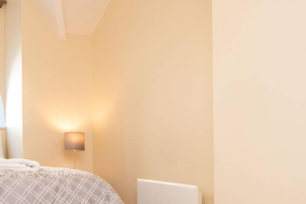 Latin Quarter Luxury Apartment Голуей Екстериор снимка